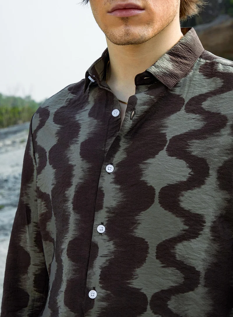 Campus Sutra Men's Ash Grey & Midnight Black Wave-Ombre Shirt