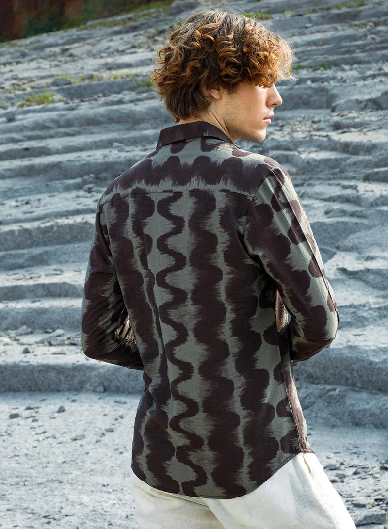 Campus Sutra Men's Ash Grey & Midnight Black Wave-Ombre Shirt
