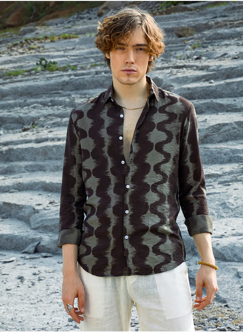 Campus Sutra Men's Ash Grey & Midnight Black Wave-Ombre Shirt