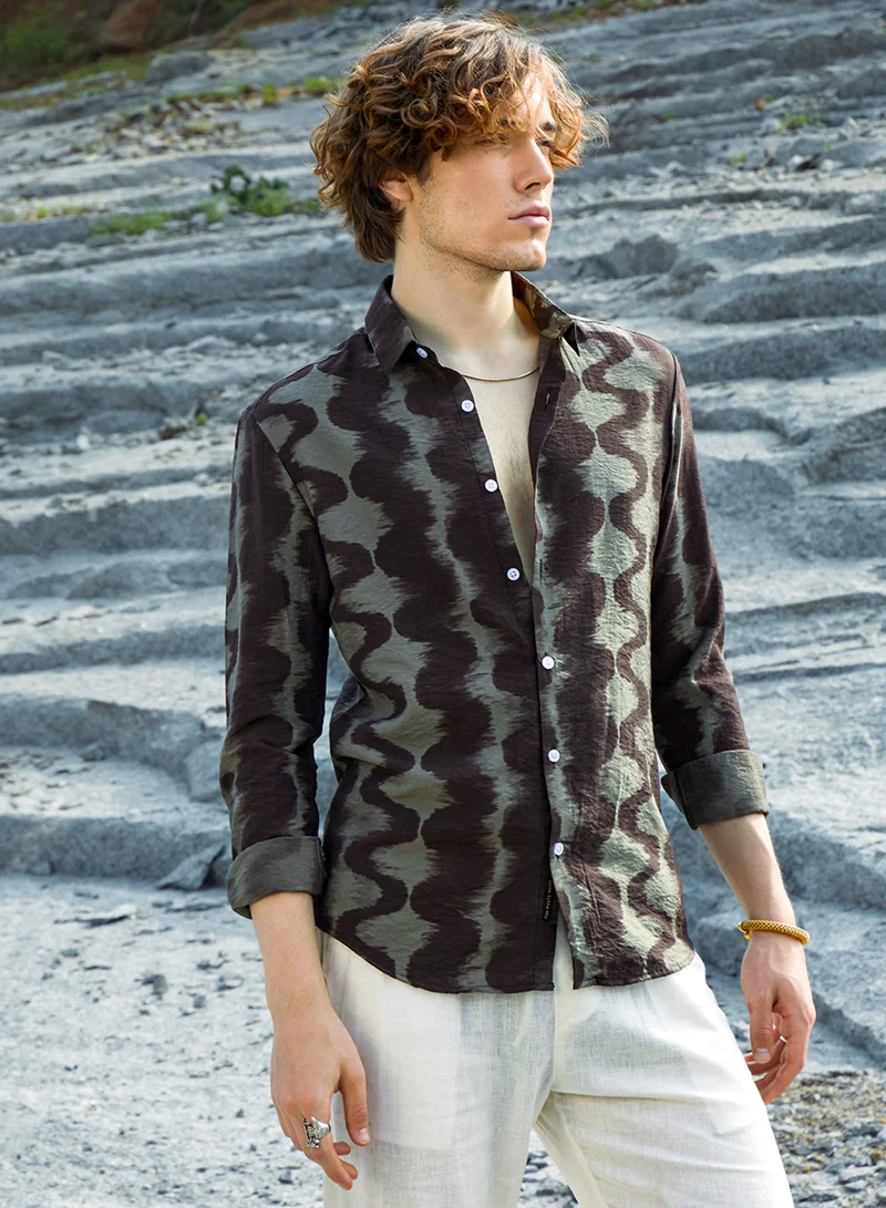 Campus Sutra Men's Ash Grey & Midnight Black Wave-Ombre Shirt