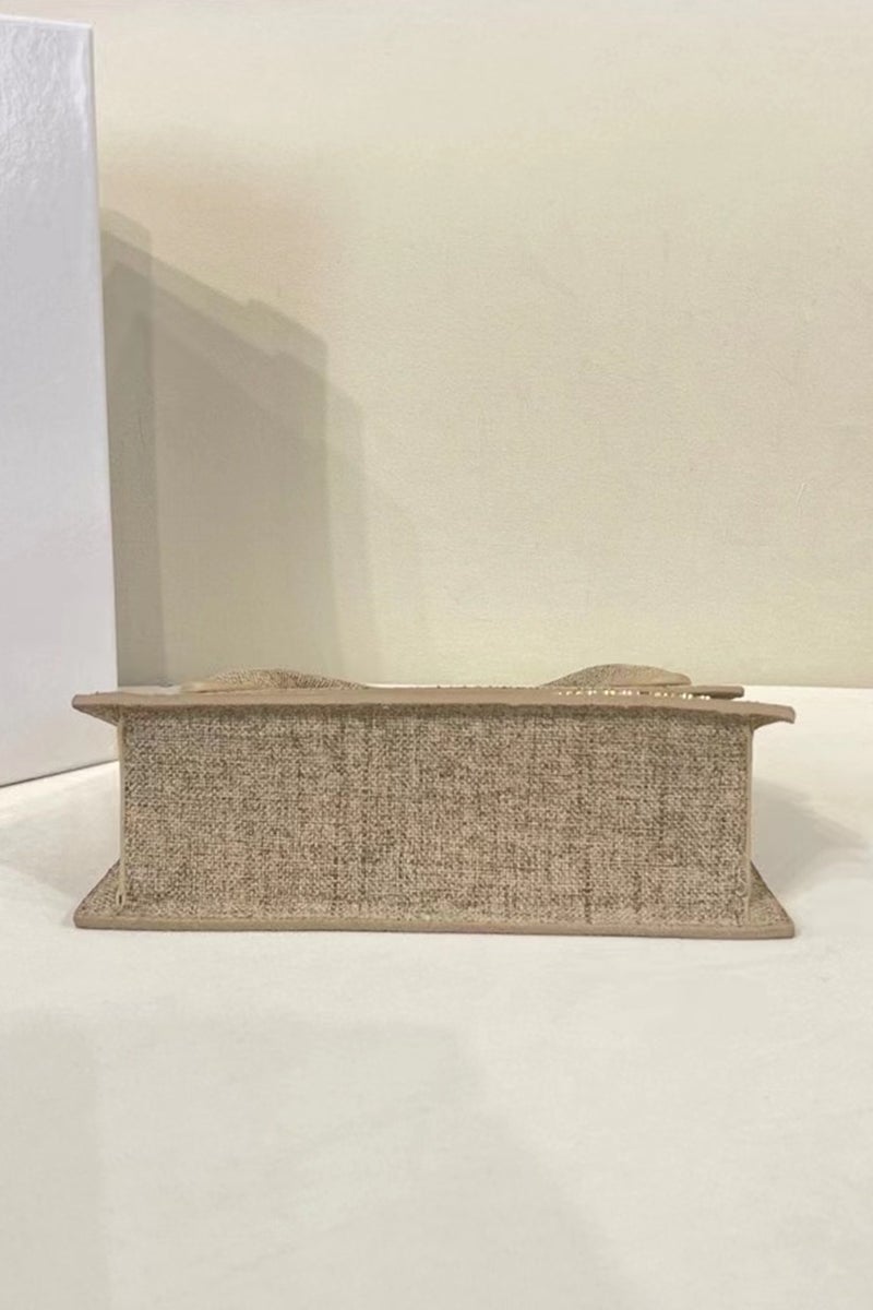 JACQUEMUS Le Chiquito Long Handbag Tote Bag Leather Flap Long With Crossbody Strap - Image 4