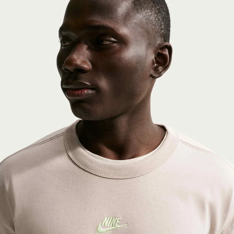Nike Men's Sportswear Premium Essentials T-Shirt