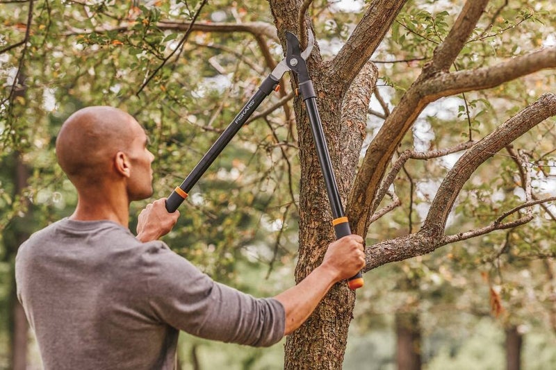 Fiskars Bypass tree pruner for fresh wood, Non-stick coating, Hardened Precision Steel, Length: 81 cm, Black, L11, 1027541 - Image 2