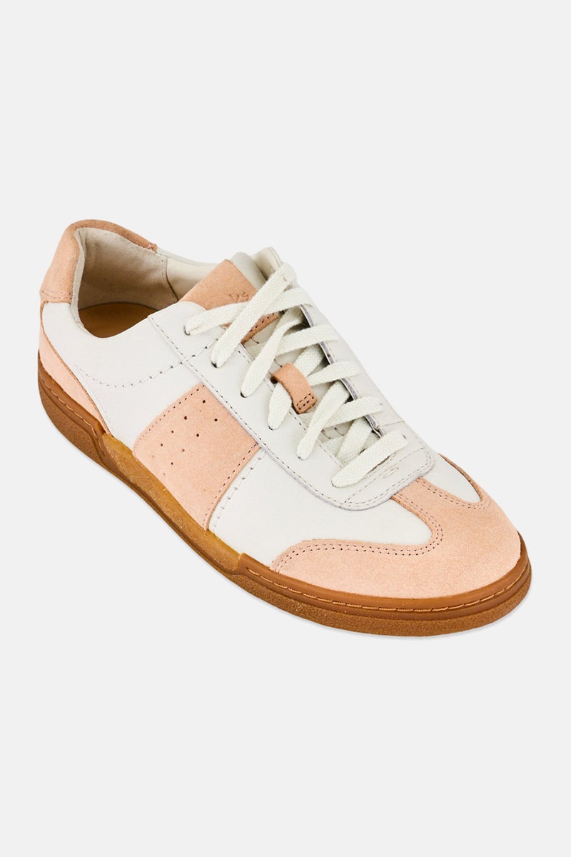 clarks Women CraftMatch Lo Lace Up Casual Shoes, Multicolor - Image 1