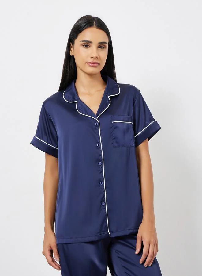 ستايلي طقم بيجامة قميص بجيوب وتفاصيل شريط ساتان