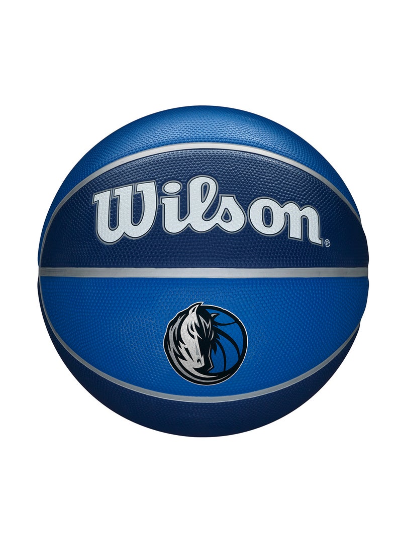 Wilson NBA Team Alliance Basketball Dallas Mavericks - Size 7 for +12 years old and Adults - Blue/Silver  - Image 1
