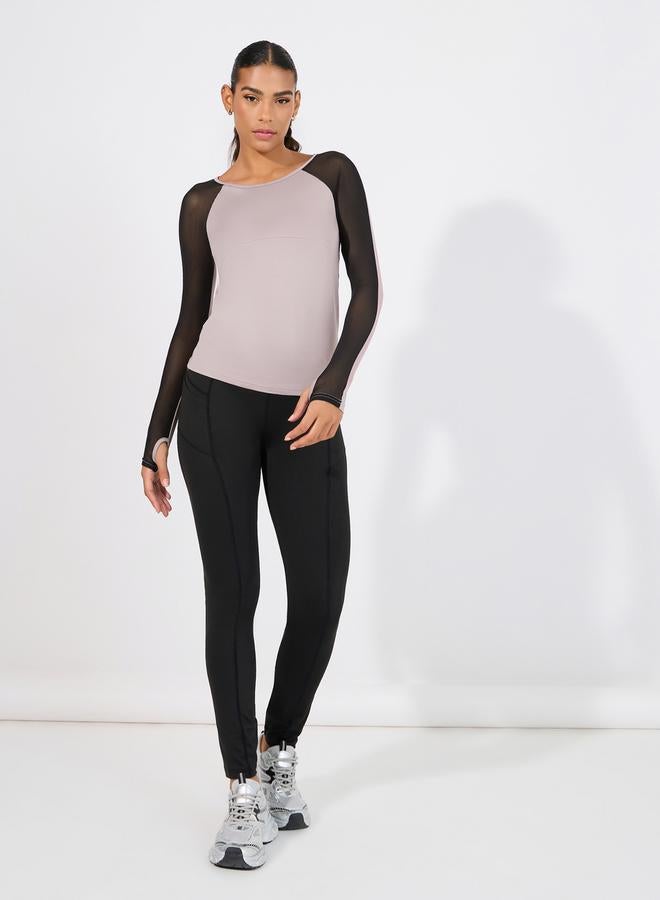 ستايلي اكتيف بلوزة بتفاصيل دانتيل وفتحة أصبع ابهام - Image 2