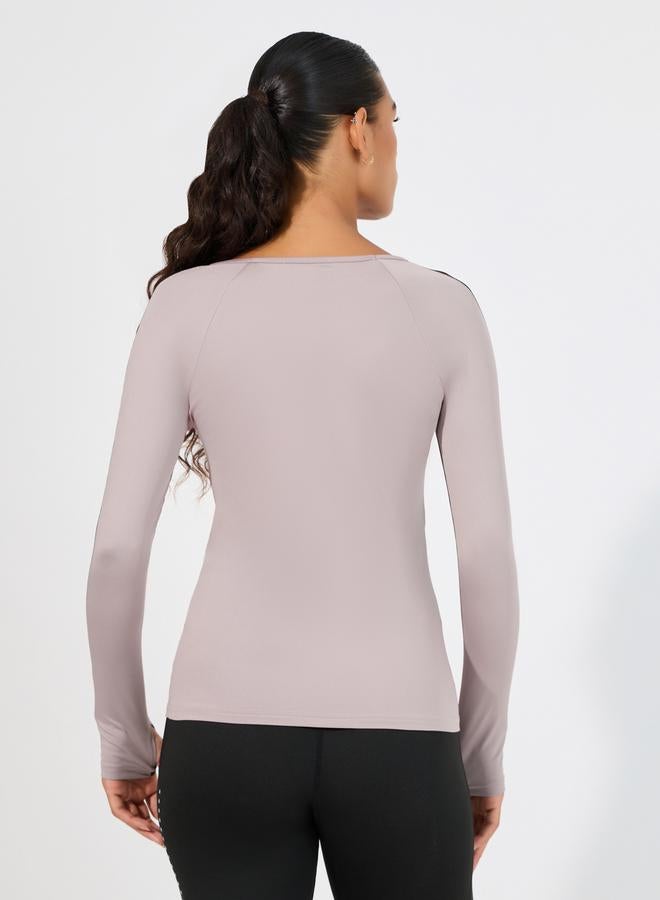 ستايلي اكتيف بلوزة بتفاصيل دانتيل وفتحة أصبع ابهام - Image 4