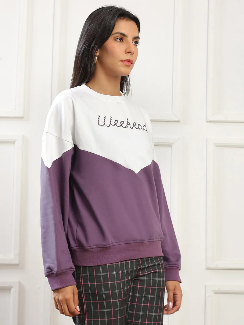 globus Globus Women Burgundy Colorblock & Typography Print Round Neck Drop Shoulder Sleeves Ribbed Hem Oversized Pullover Sweatshirt (Heavy Fleece 260-280 GSM)