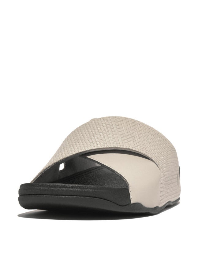 FitFlop 049-804 شبشب متقاطع من الجلد من الجلد المنسوج للرجال من Fitflop طراز Freeway HC3-A93 باللون الرمادي  - Image 1