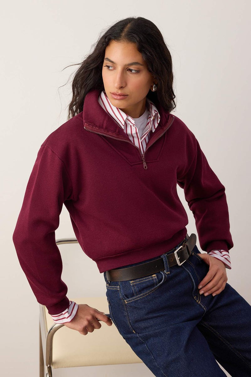 trendyol Burgundy Thick Fleece Inside Stand Collar Half Zipper Crop Knitted Sweatshirt - Image 2
