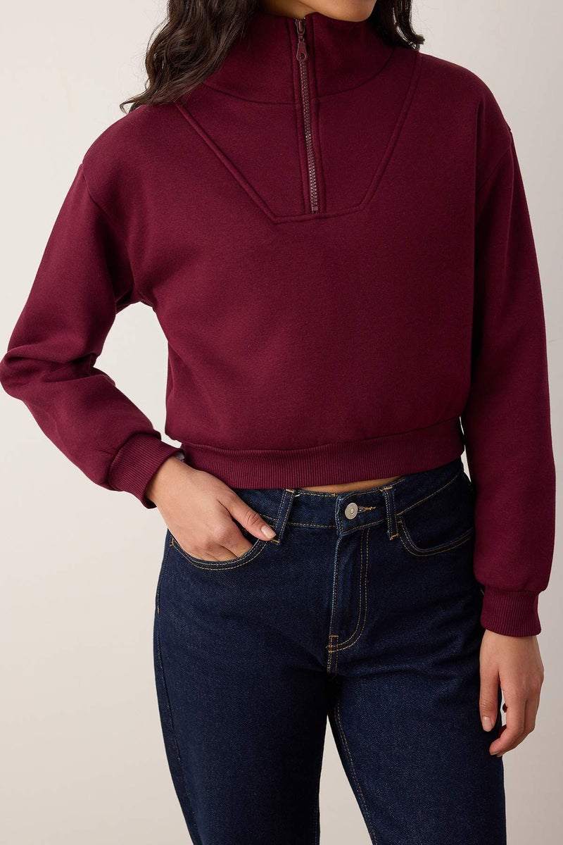 trendyol Burgundy Thick Fleece Inside Stand Collar Half Zipper Crop Knitted Sweatshirt - Image 3