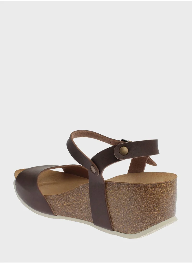 بيتون Maya Mid Heel Wedges
