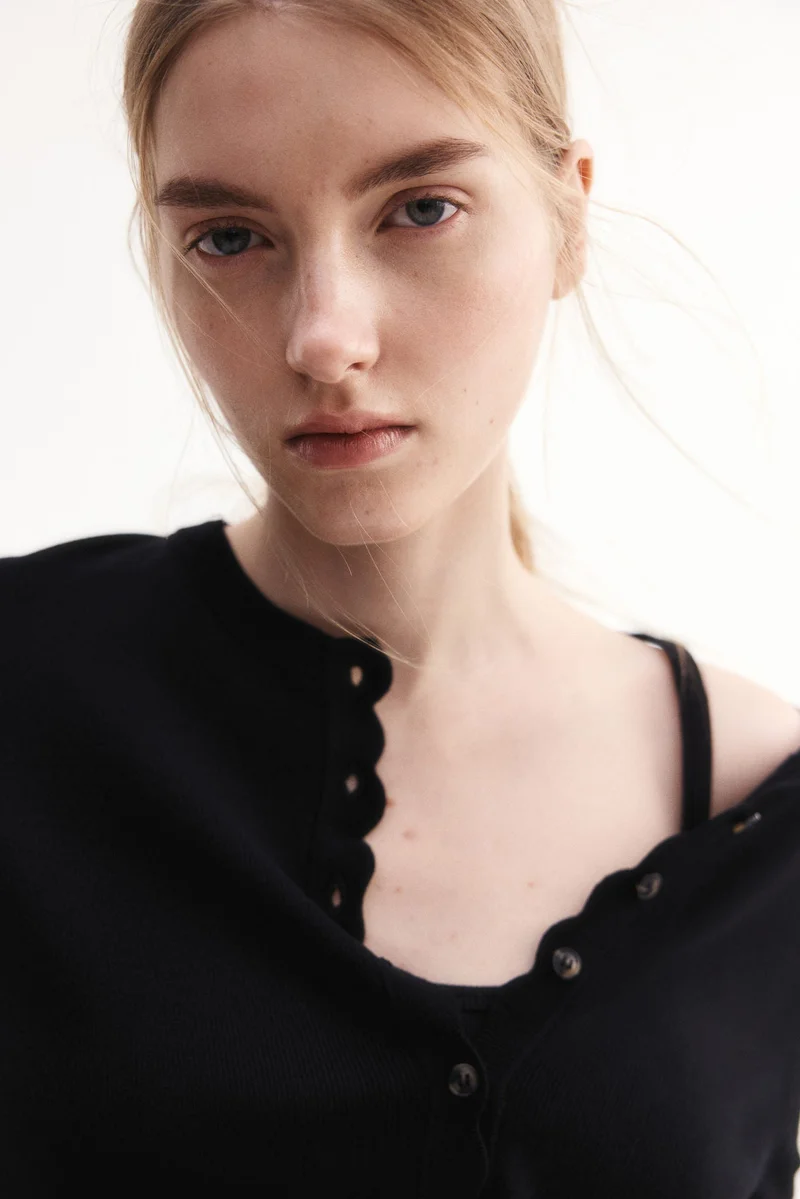 اتش اند ام كارديغان محبوك بنعومة بحواف مموجة