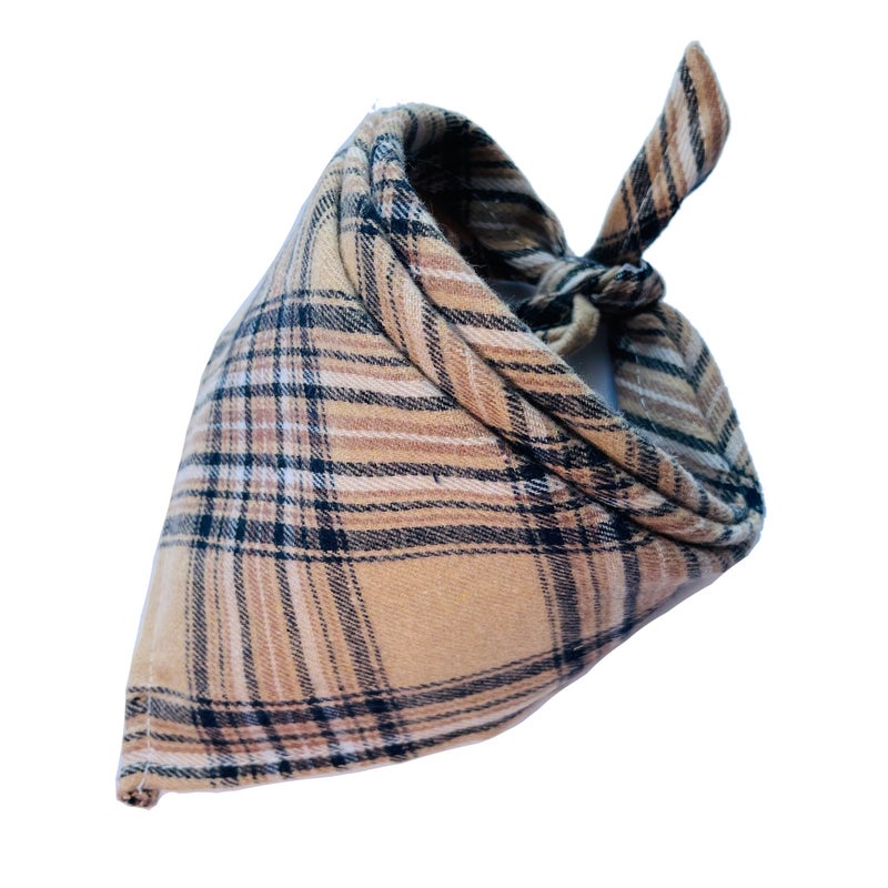 New 30 Colors Thickeneded Scottish Velvet Plaid Triangle Towel Baby Saliva Towel Can Be Combined With Pet Triangle Towel - Image 1