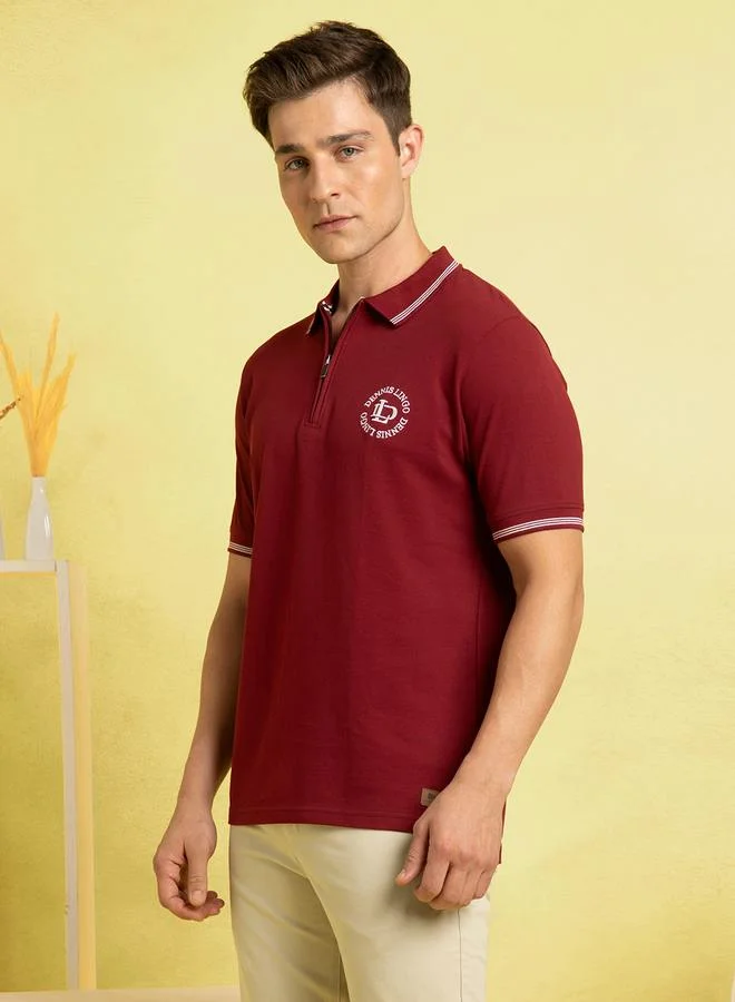 Dennis Lingo Men's Cabernet Pique Solid Pattern Regular Fit T-Shirt