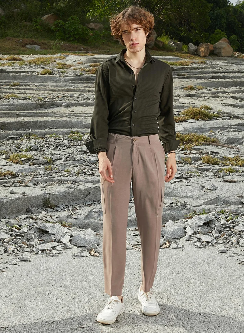 Campus Sutra Men's Khaki Beige Crinkled Utility Trousers