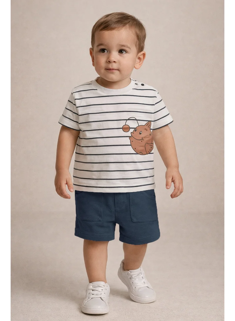 ديركجي طقم ولادي قطعتين قميص مخطط سمكة الصياد وشورت بجيب