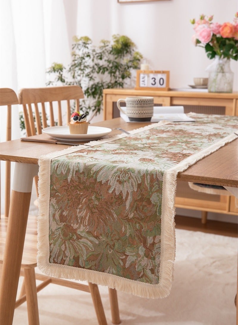 جوسكوين عداء طاولة عتيق، مصنوع من قماش الجاكارد المكون من البوليستر والقطن، بتصميم نمط زهور الأقحوان الصغيرة بأسلوب لوحة زيتية وحواف مزخرفة، مناسب لتغطية طاولة القهوة في المنزل، وتزيين الطاولة لمناسبات الحفلات المنزلية، وحفلات الزفاف. الحجم 30x180 سم. اللون: أخضر. - Image 3