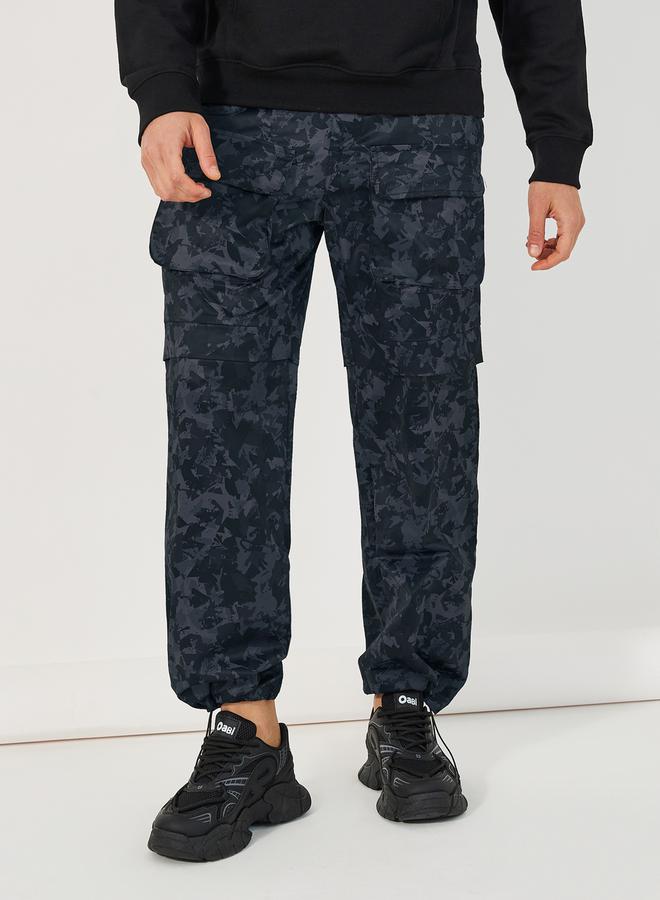 Styli Premium Camouflage Print Relaxed Fit  Cargo Pants  - Image 2