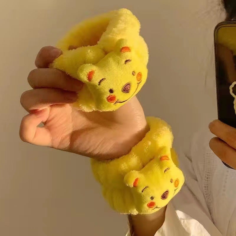 Generic Rabbit face wash wrist strap cartoon wash anti-drip anti-moisture cuff cute wrist strap waterproof wrist strap absorbent hair band Yellow wrist/Pooh Bear 2