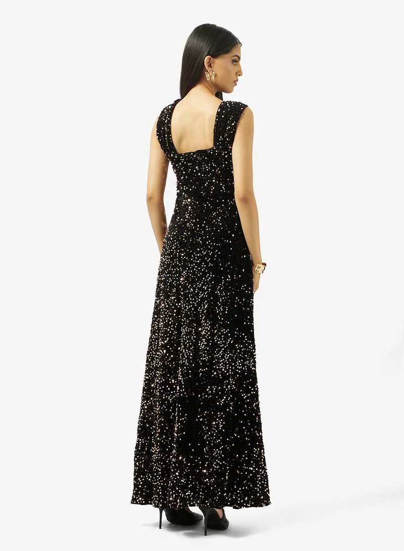 ايلا ليمتد اديشن فستان لامع بكتف واحد