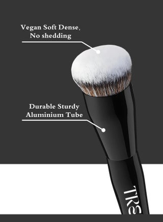 Large foundation brush for instant blending and a velvety finish - T04 - view 3