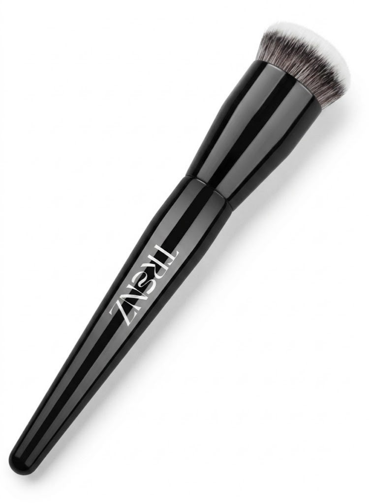 TRENZ Large foundation brush for instant blending and a velvety finish - T04 - Image 1