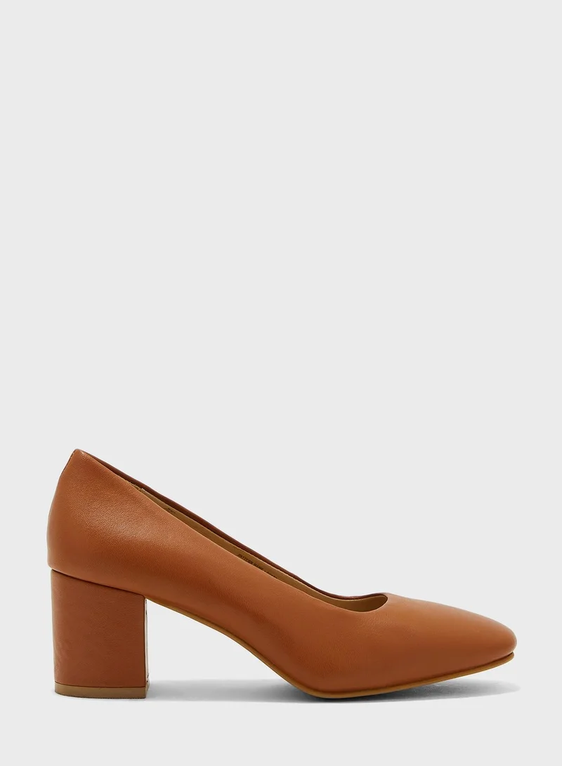 هاش بابيز Pointed Toe Pumps