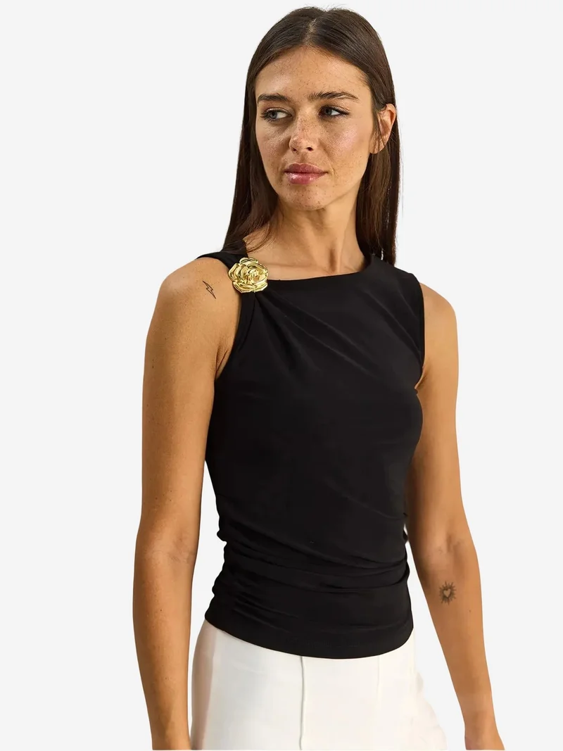 Bianco Lucci LUCCI Boat Neck Fitted Shell Top with Stone Accessory