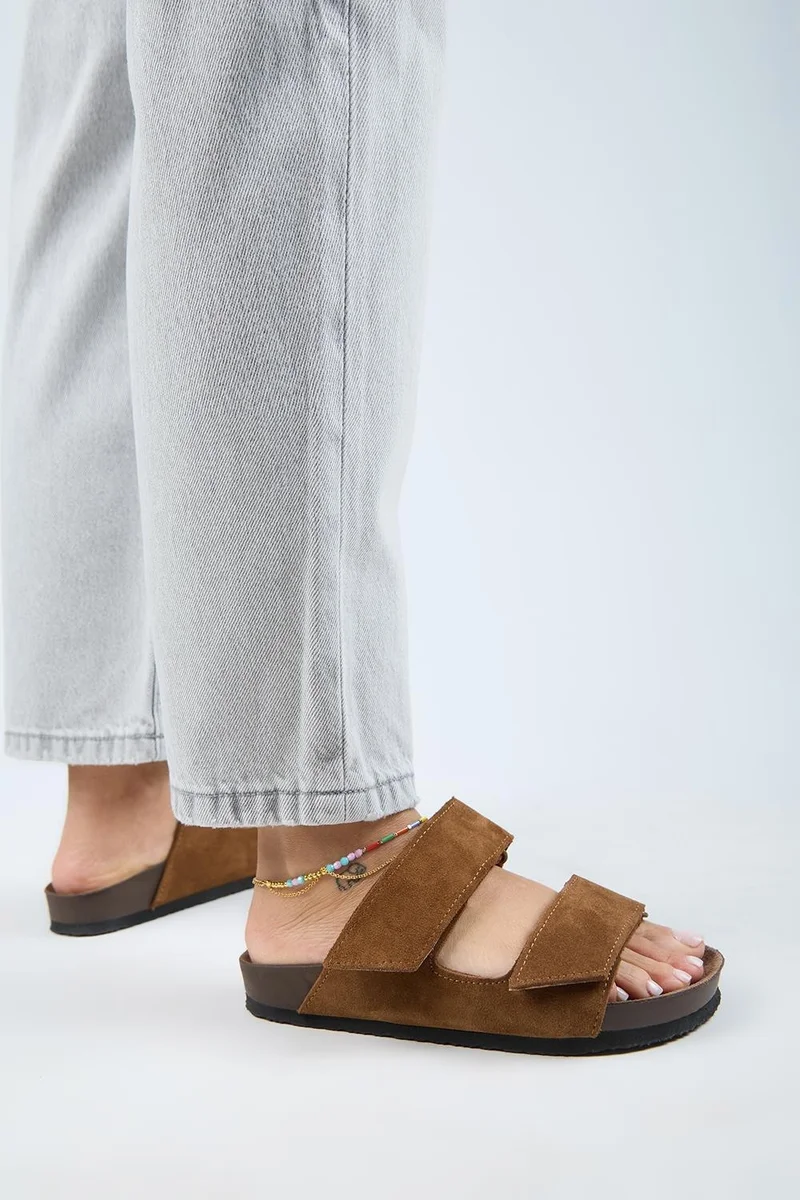 مانجيرو شبشب مانيجيرو (فينا 2) نسائي من الجلد الطبيعي، مزدوج الفيلكرو، لون بني فاتح