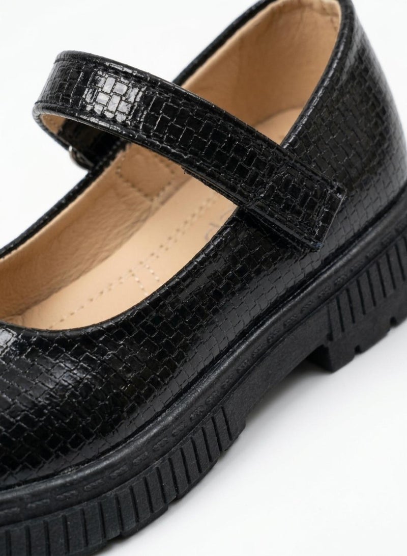 babyqlo Girls Black Textured Mary Jane Shoes - Image 5