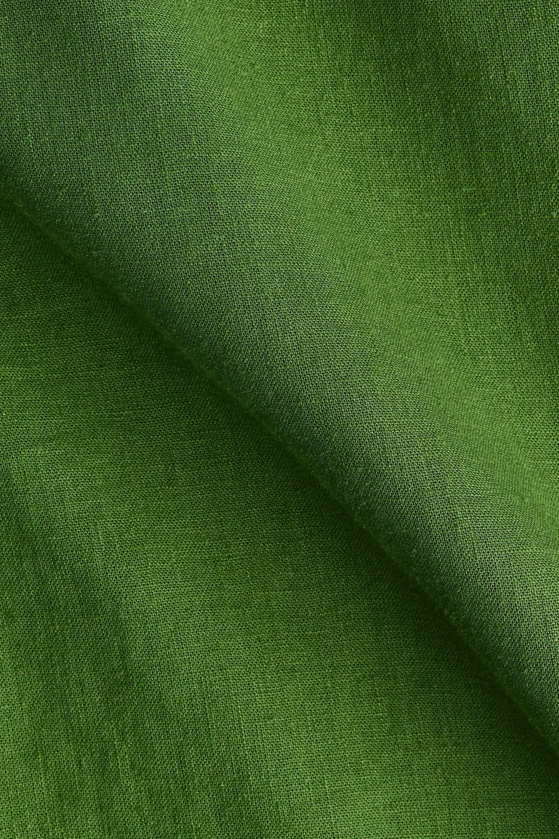 اتش اند ام قميص من مزيج الكتان بقصّة فضفاضة