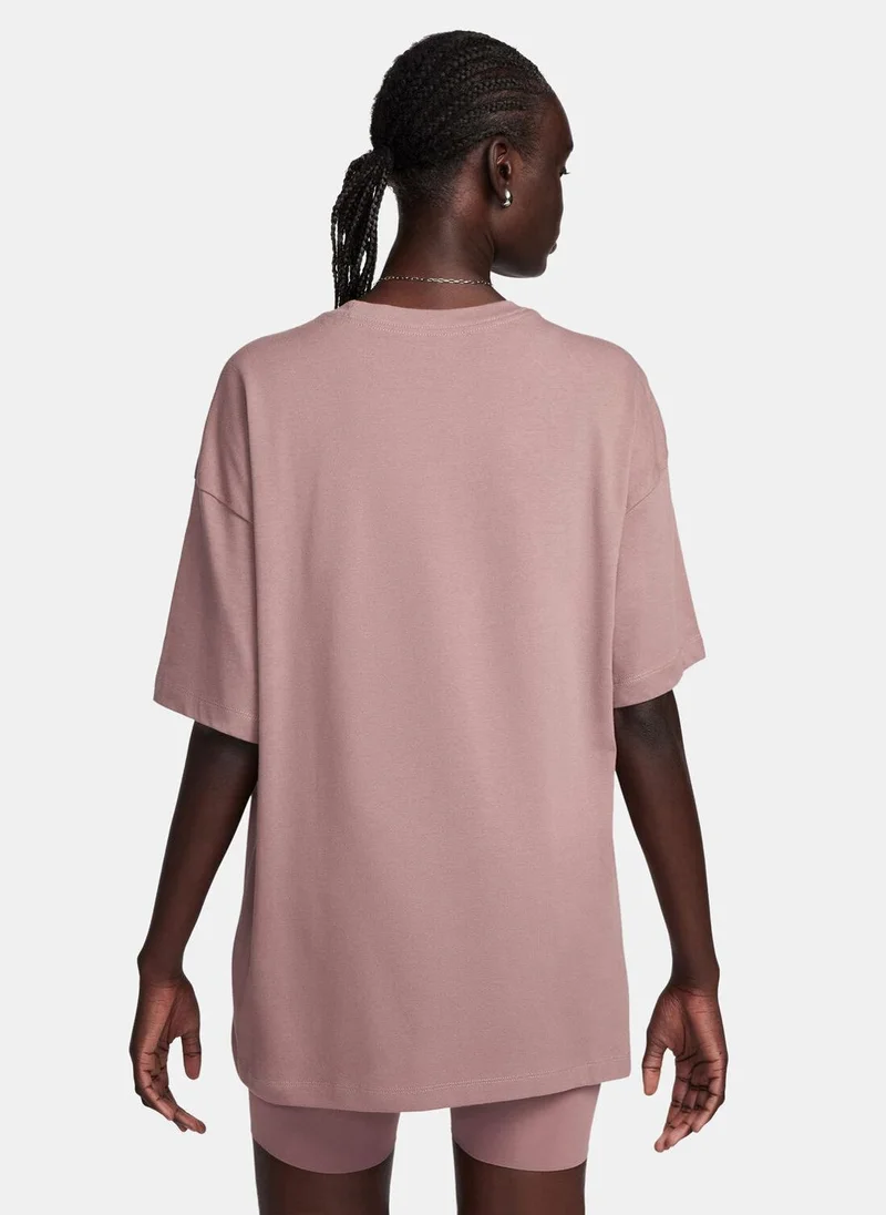 Nike Women's Sportswear Essential T-Shirt