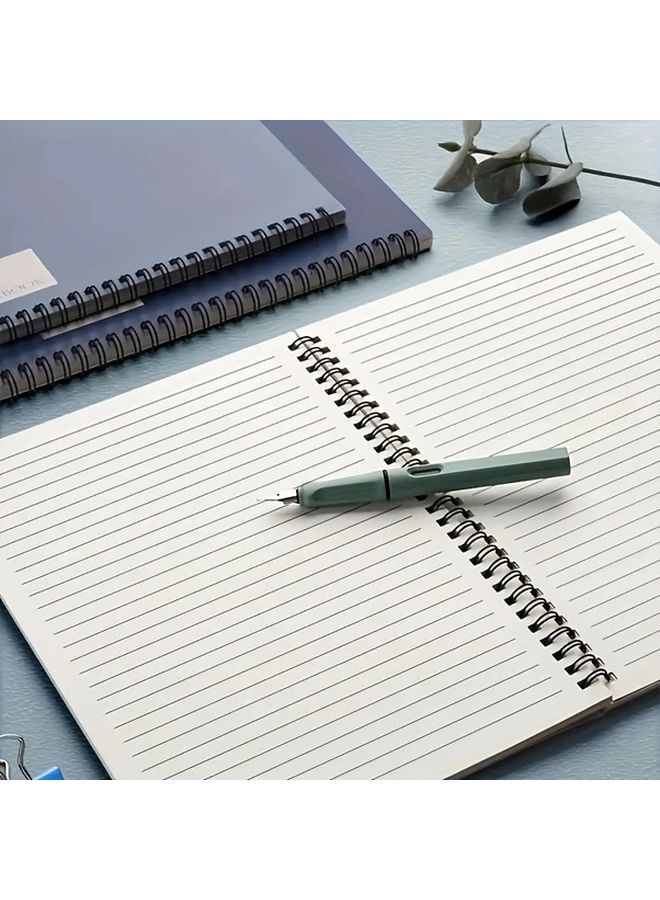 A5 دفاتر حلزونية - 4 قطع، 480 صفحة، غلاف مقوى متين، تصميم بسيط، زوايا مستديرة، أقسام مسمّاة، أرقام صفحات، تجليد متين، ورق كتابة ناعم، قابل للفرد المسطح، علامة مرجعية، فواصل ألوان: أزرق داكن، أسود، رمادي، أبيض - Image 5