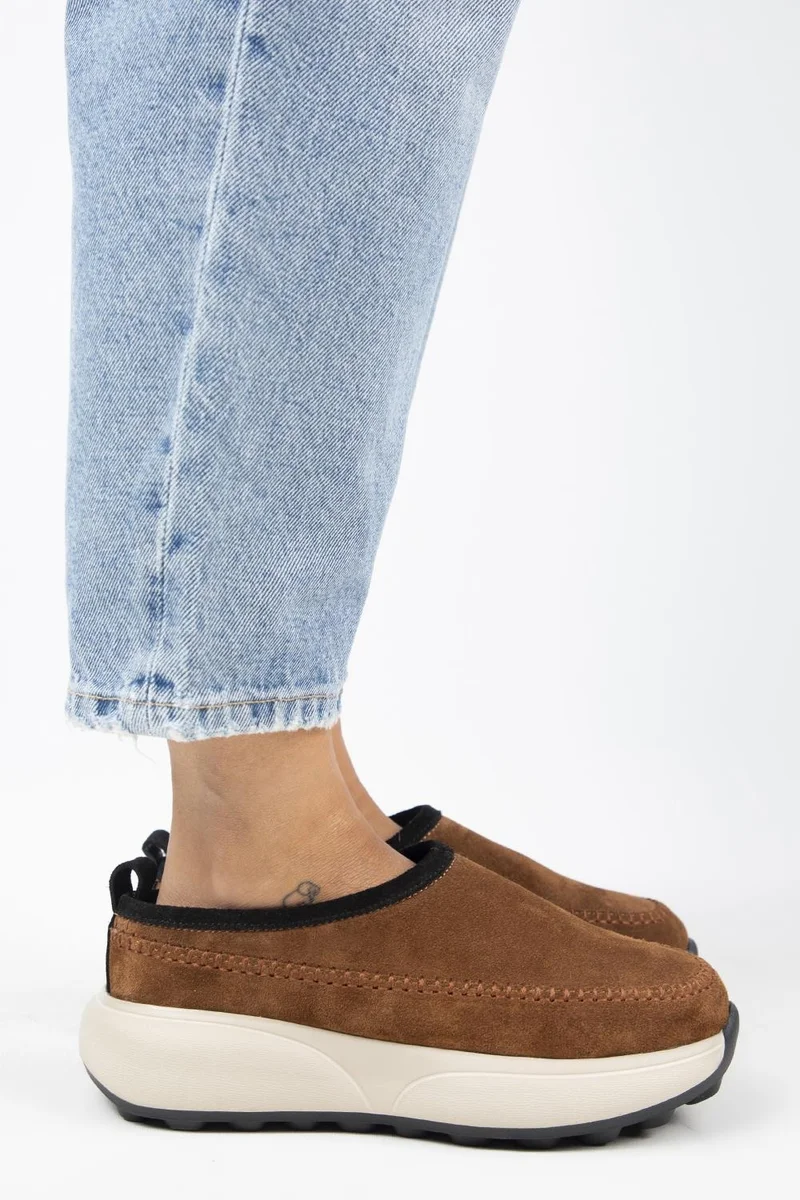 مانجيرو قباقيب مانيجيرو أديلا النسائية من الجلد الطبيعي باللون البني الفاتح