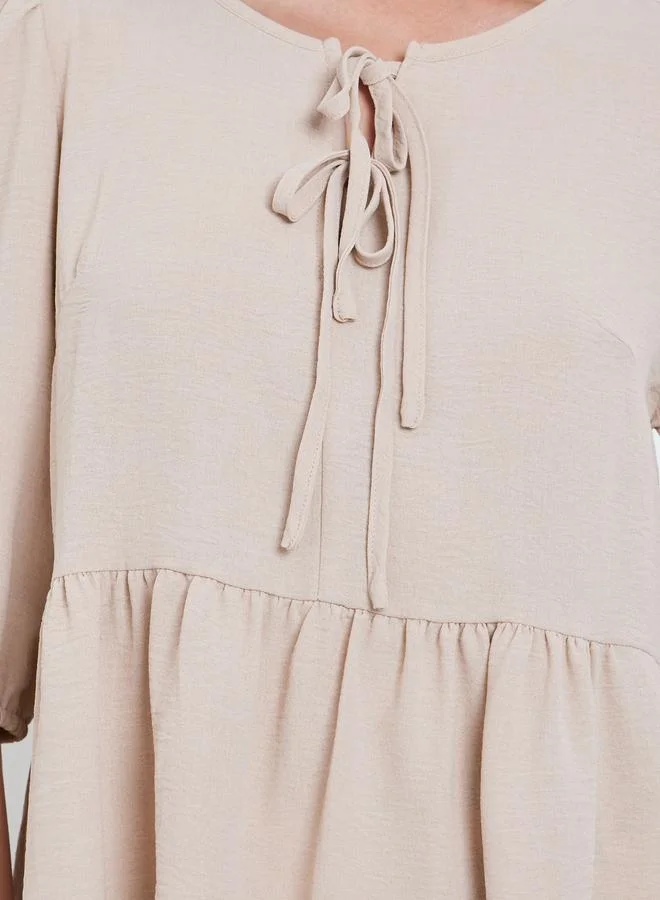 تايك تو طقم بلوزة بأكمام نصفية وكشكش وسروال بطبعة أوراق شجر