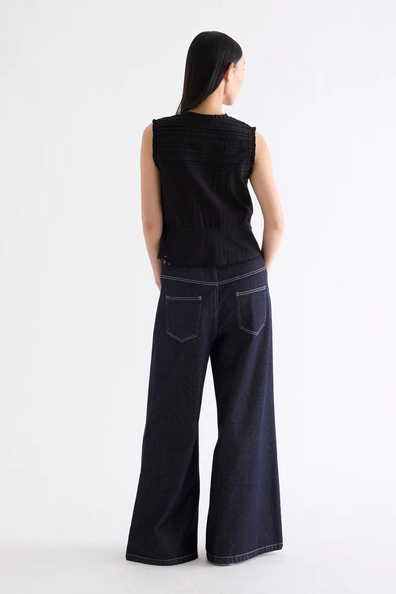 ذا اديتورز ماركت Mryne Pin-Tuck Top - Black