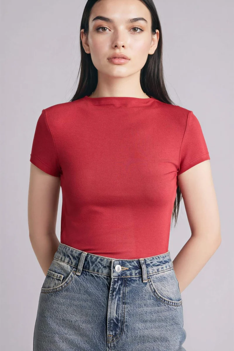 ديفاكتو Slim Fit Half-Neck T-shirt