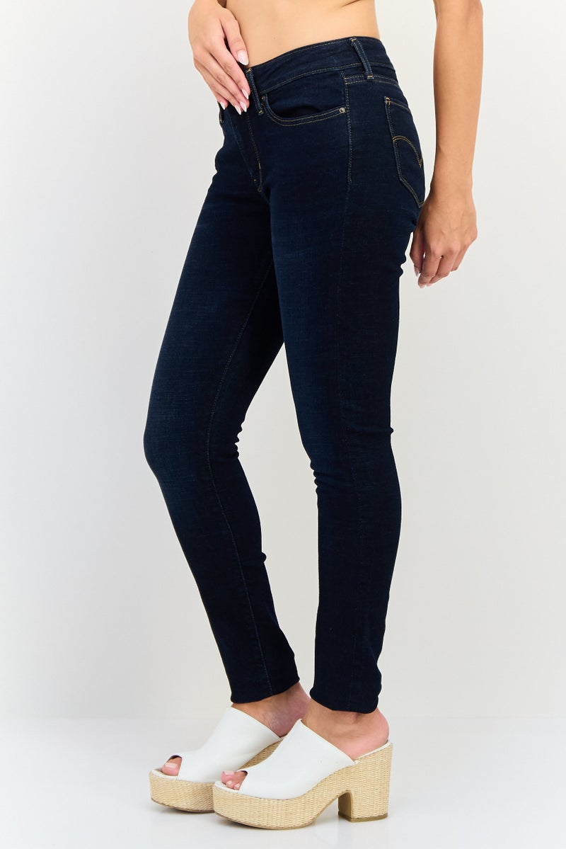 Levi's جينز نسائي ضيق مغسول قابل للتمدد، أزرق داكن - Image 2