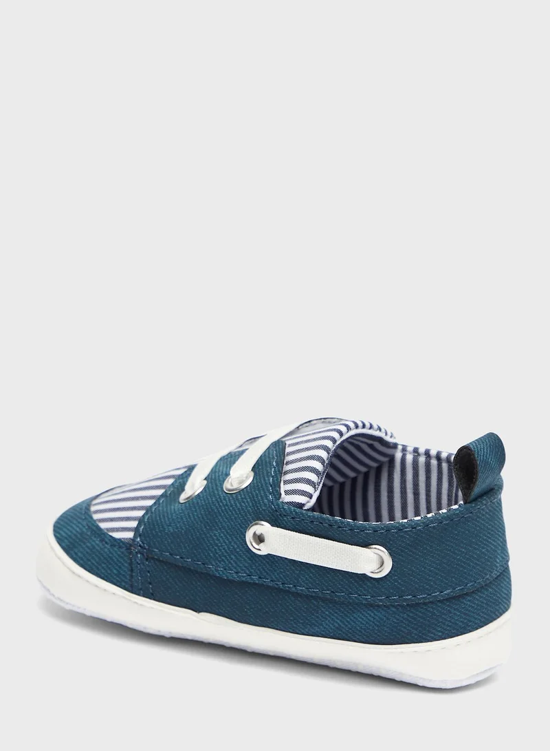 shoexpress Kids Low Top Sneakers