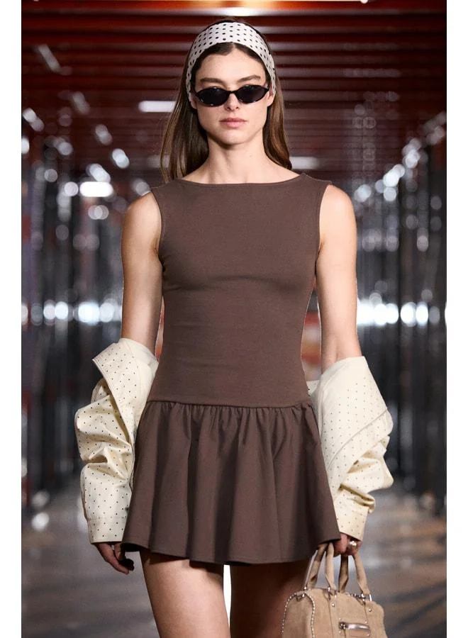 AIRE MINI Women's Soft and Flexible Fabric Body-Fitting Boat-Neck Mini Brown Dress.
