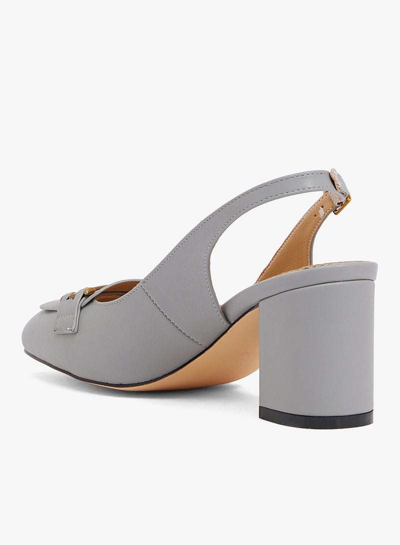 ايلا حذاء تودز جلد رمادي فاتح بكعب مربع ذهبي - Image 3