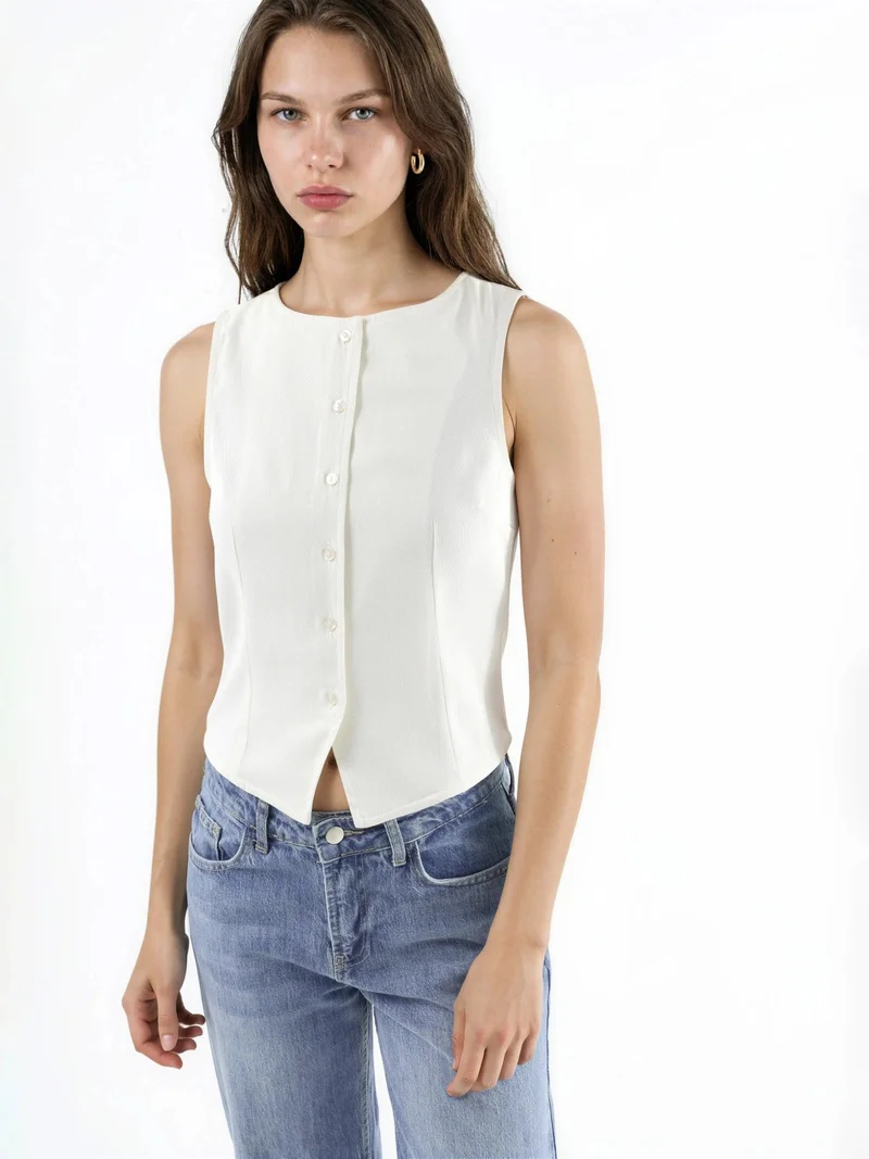 هيكاب Buttoned Sleeveless Top