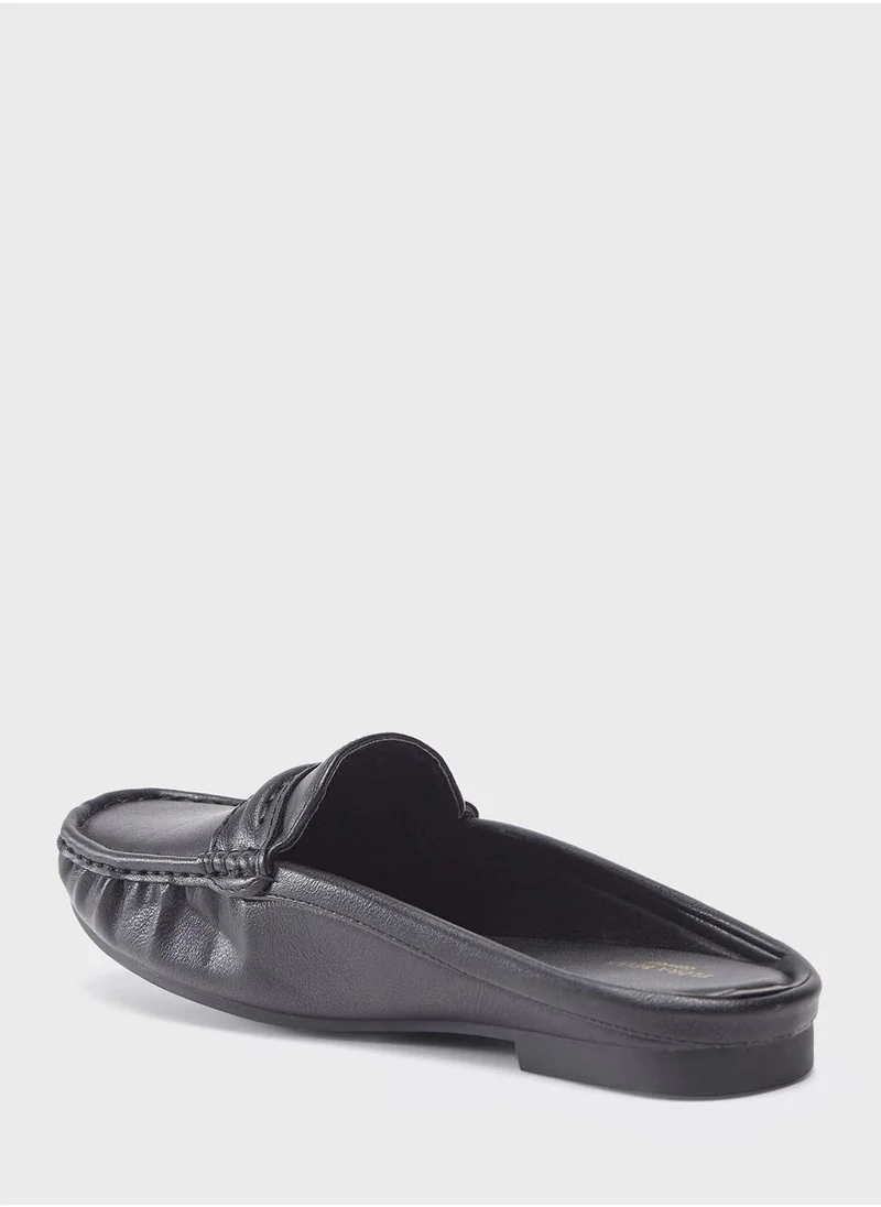 shoexpress Essential Flat Moccasins
