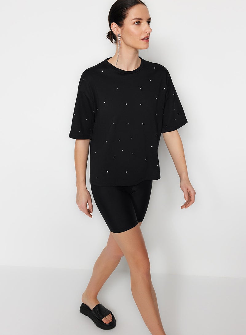trendyol Black Stone Detailed Relaxed/Wide Relaxed Cut Crew Neck Knitted T-Shirt TWOSS23TS00153 - Image 3