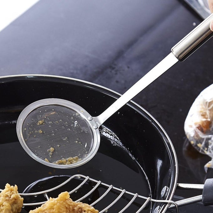 FRYING JHARASTAINLESS STEEL JHARA FINE MESH FOOD STRAINER SKIMMER FRYING SPOON HEAVY OIL FILTER MESH STRAINER FOR DEEP FRYING FOOD PASTA NOODLES POORI SABZI VEGETABLES 16CM