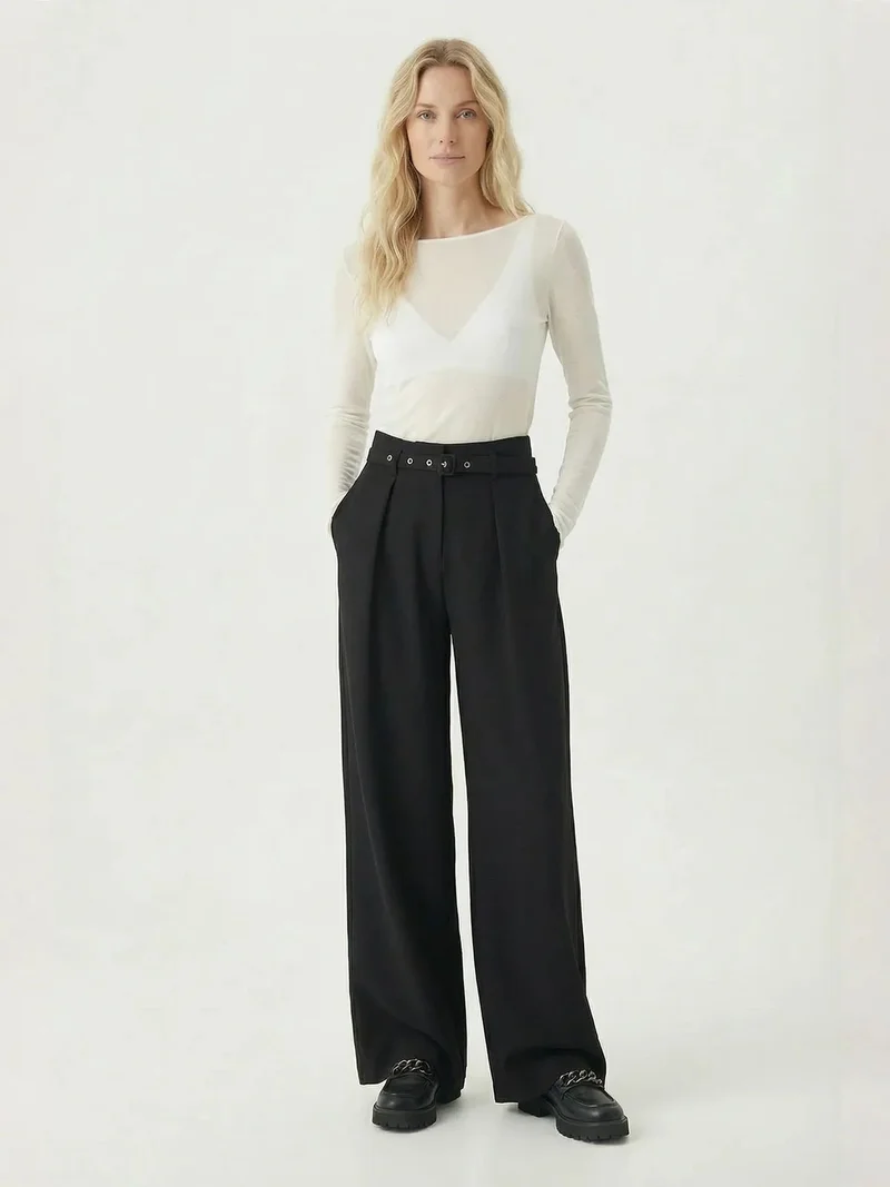 السعادة في إسطنبول ISTANBUL Pleated Belted Wide Leg Trousers