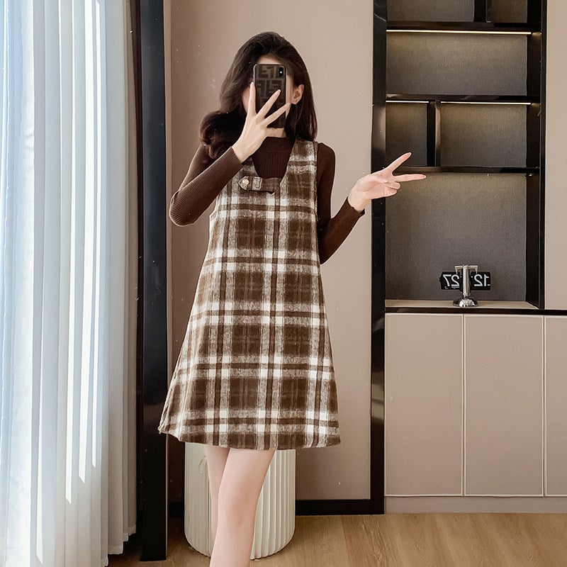 2025 autumn and winter new design sense plaid woolen vest dress loose slimming short dress two-piece set - Image 1
