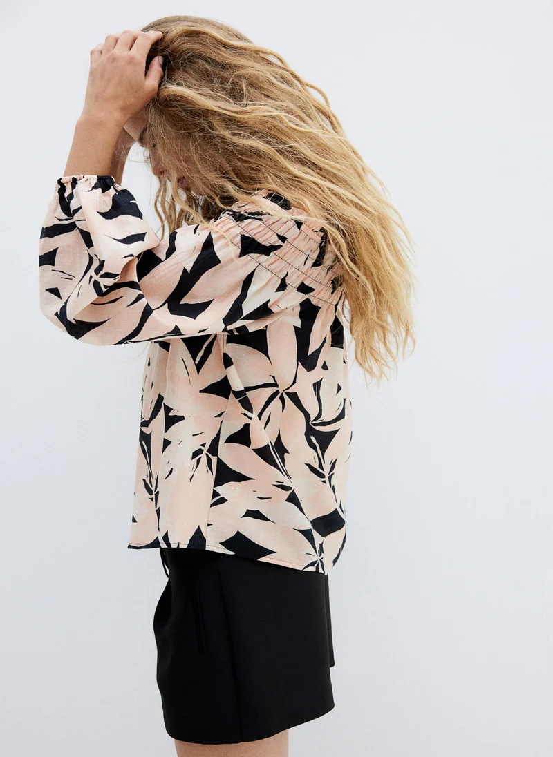 H&M Off-The-Shoulder Blouse